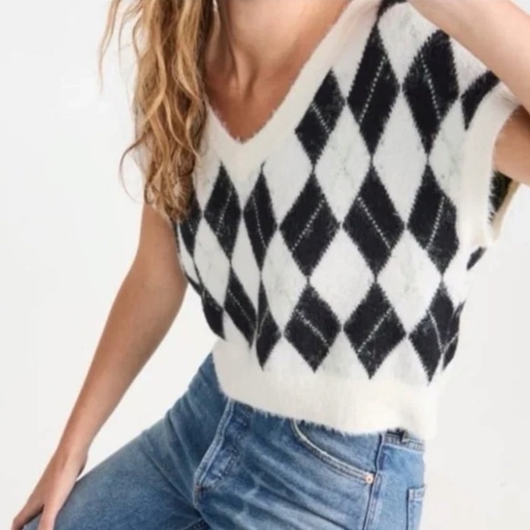 Free People Sweaters - FREE PEOPLE Through The Motions Short Sleeve Sweater Vest Size Extra Small